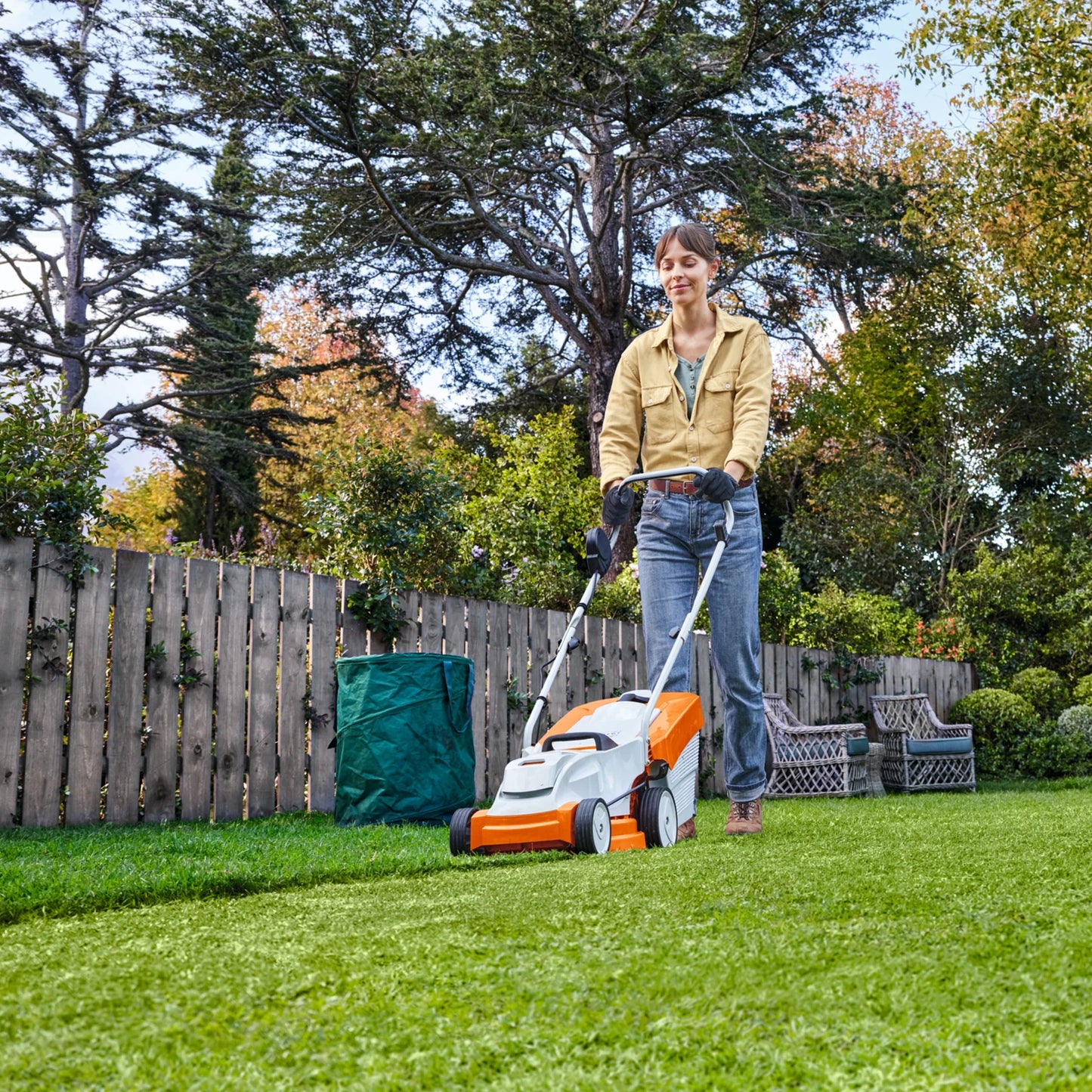 RMA 235 Cordless Lawn Mower