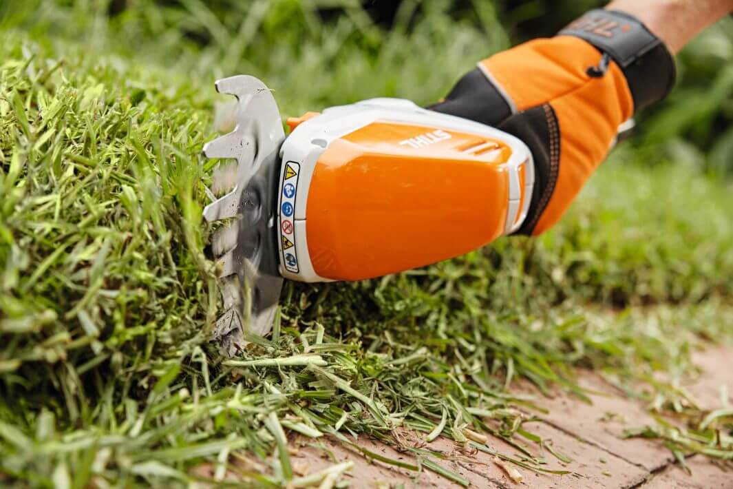 HSA 26 Cordless Shrub Grass Shears