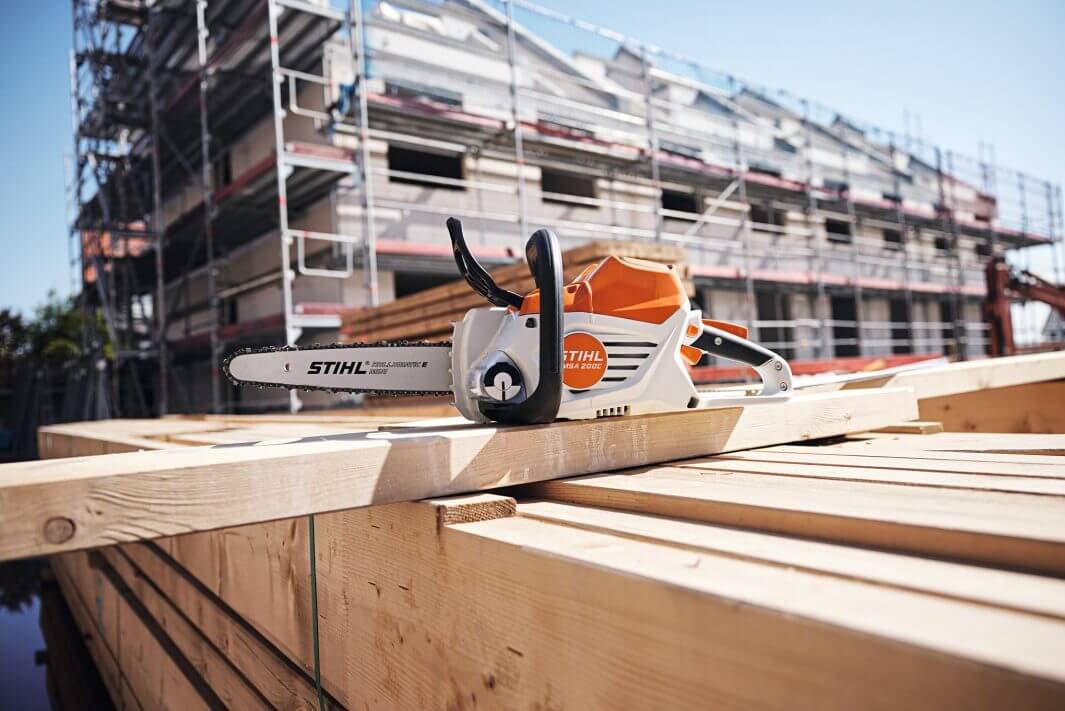 MSA 200 C-B Cordless Chainsaw 14"