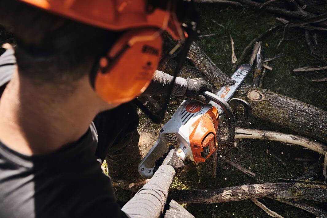 MSA 220 C-B Cordless Chainsaw 14"