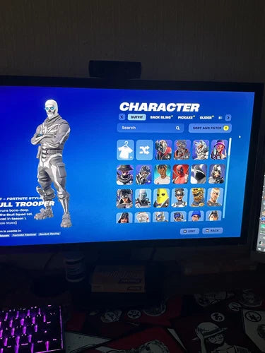 OG Renegade Raider and Galaxy skin s3 battle pass Fortnite Account